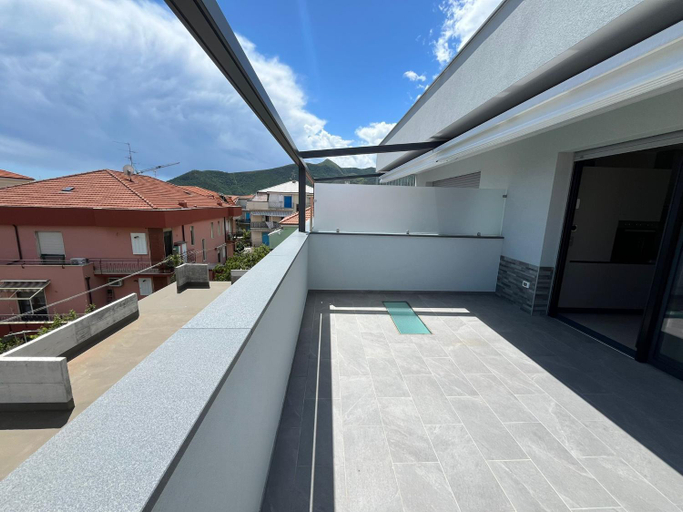 Others 3, Mini Condominio Privato, Savona