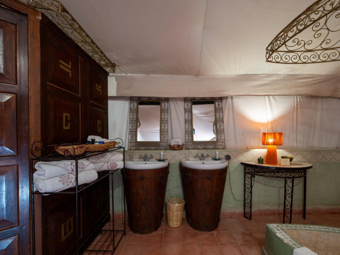 Bathroom 13
