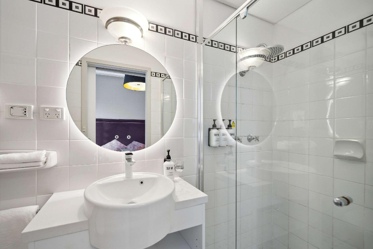 Bathroom 4