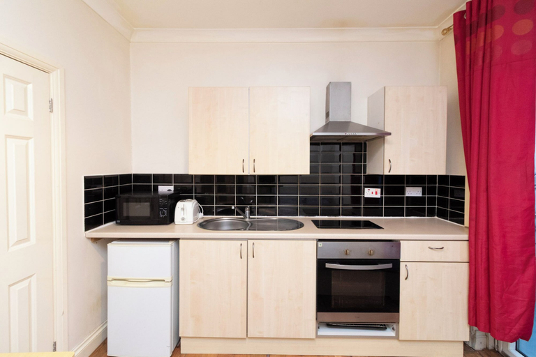 Others, Cosy studio flat in the Polygon, Southampton