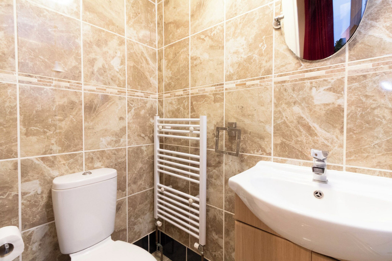 Bathroom 2, Cosy studio flat in the Polygon, Southampton