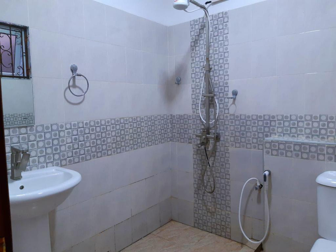 Bathroom, Mombasa County, Mvita
