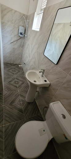 Bathroom 2, Kamengo cottages, Fort Portal