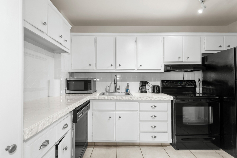 Others 5, Bay Harbor Sunset Apt 3A, Miami-Dade