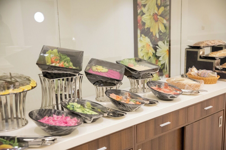 Food & Drinks 5, Landmark Darkm Hotel Makkah, Makkah