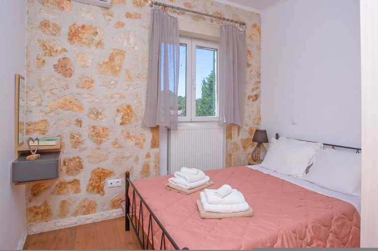 Room 4, Villa Yiarios in Corfu, Ionian Islands