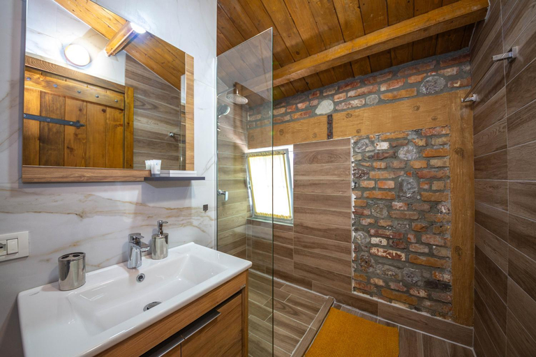 Bathroom 12