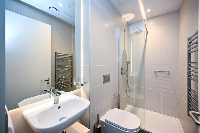 Bathroom 4, Staycity Dublin Mark Street, Dublin