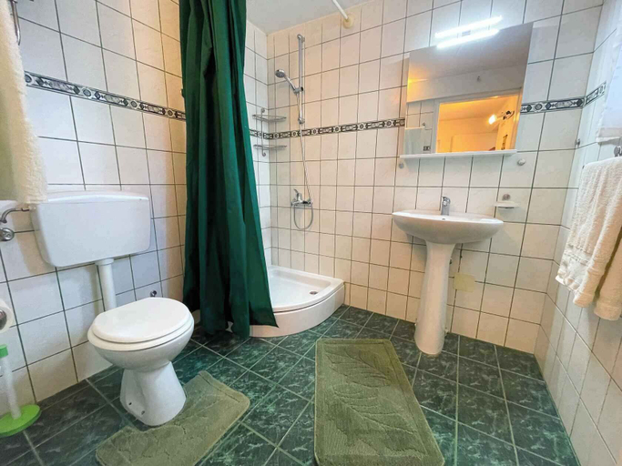 Bathroom 4, Studio apartment Perovic, Crikvenica