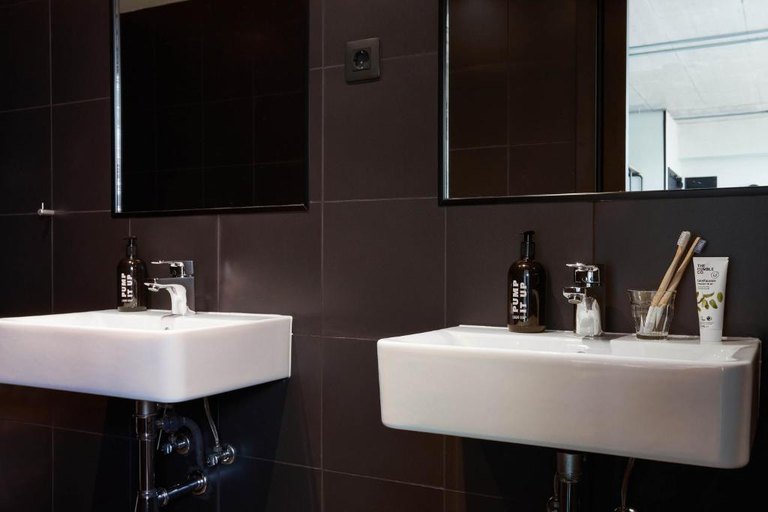 Bathroom, The Social Hub Madrid 3, Madrid