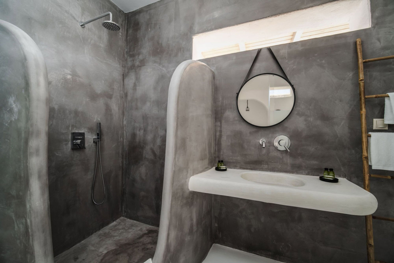 Room 3, Amethyst Luxury Suites - Oia Family Suite, South Aegean