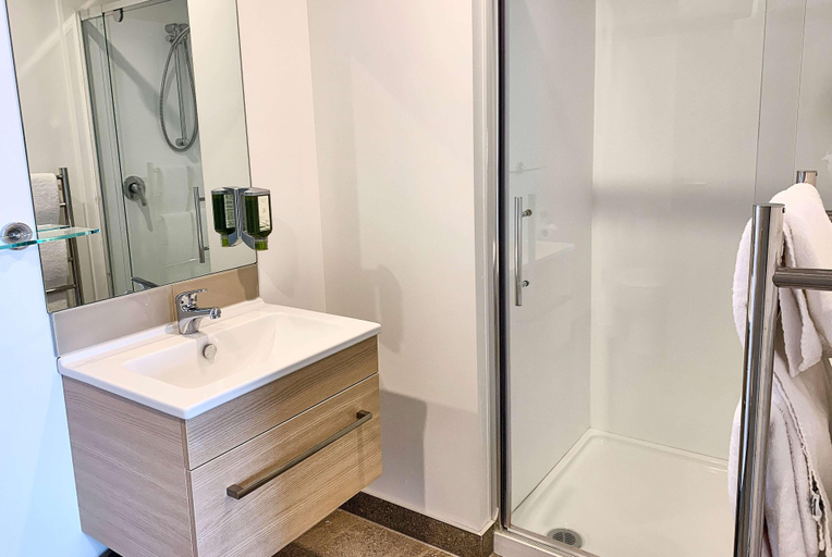 Bedroom 4, Ramada Suites by Wyndham Albany, Waitakere
