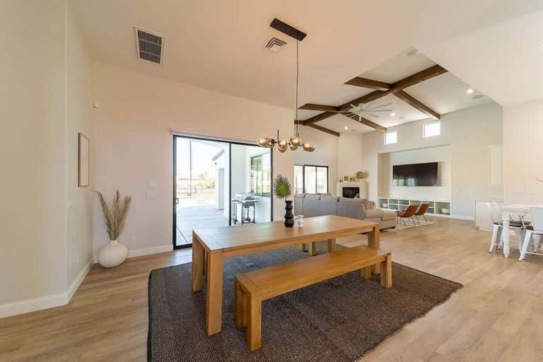 Room 2, Vanderpump Rules Lake Havasu Luxury Villa w Pool, Mohave