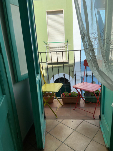 Others 5, Caieta: la casa nella roccia, Latina