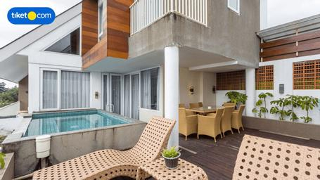 Swimming Pool 26