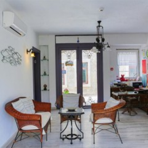 Public Area 4, No Onbir Alacati, Çeşme