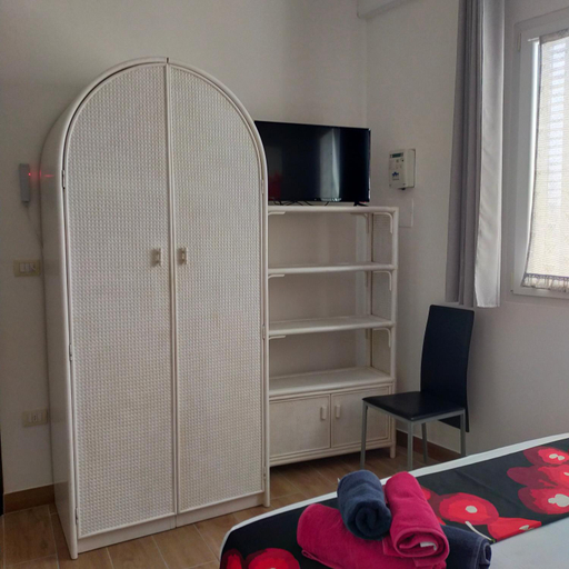 Others 5, B&B Al Melograno, Lecce
