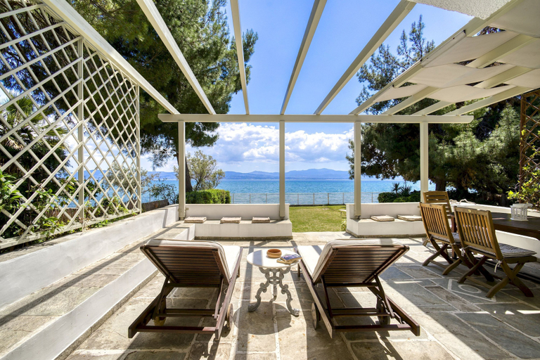 Room 4, Salt Stone Beach Front Retreat by Estia, Central Greece