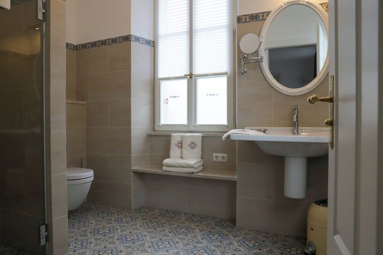 Bathroom 5, Boutique-Hotel im Sternenhof, Bad Dürkheim