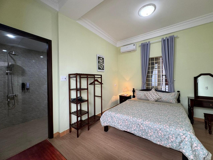 Bedroom 13