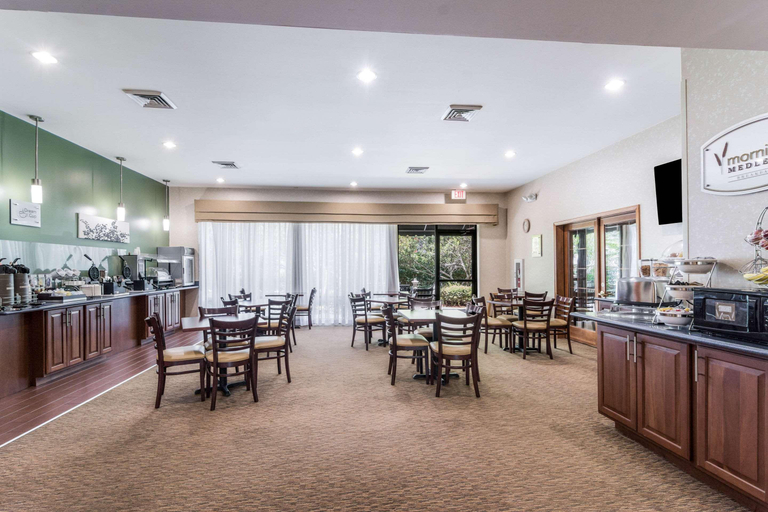Food & Drinks 5, Sleep Inn & Suites Smithfield near I-95, Johnston