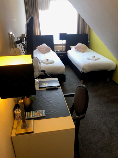 Bedroom 2, Hotel De Keizerskroon, Hoorn
