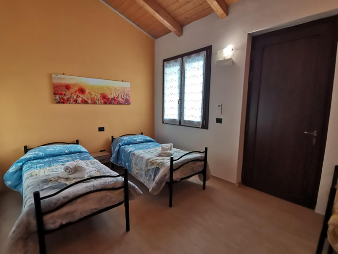 Bedroom 2, B&B LA DEA LUMACA, Torino