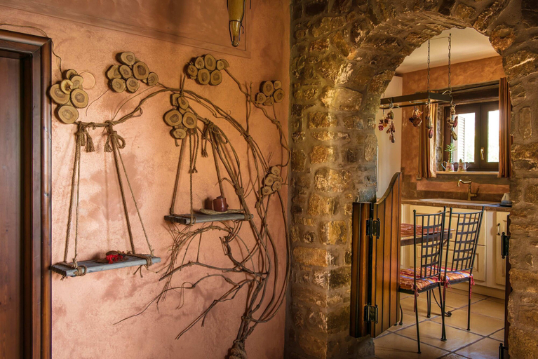 Room 3, Villa Belladonna - Heraklion Private Pool Getaway, Faistos