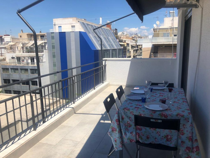 Room 5, Luxurious Apartment With big Balcony Best Location, Attica