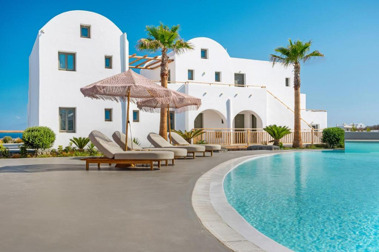Room 2, Amethyst Luxury Suites - Oia Family Suite, South Aegean