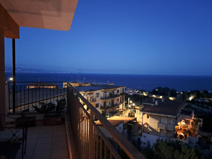 Others 5, Antelima B&B, Messina