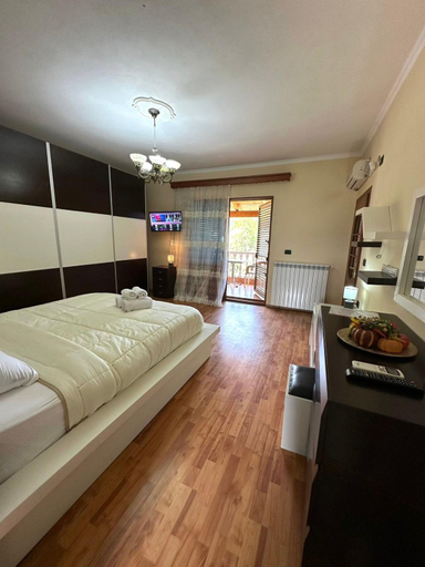 Others 2, Guest House Pulake, Beratit