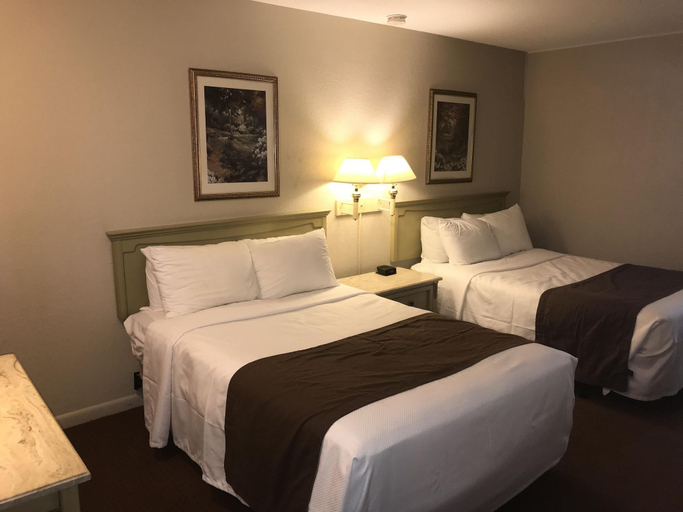 Bedroom 3, The Hometown Inn, Madison