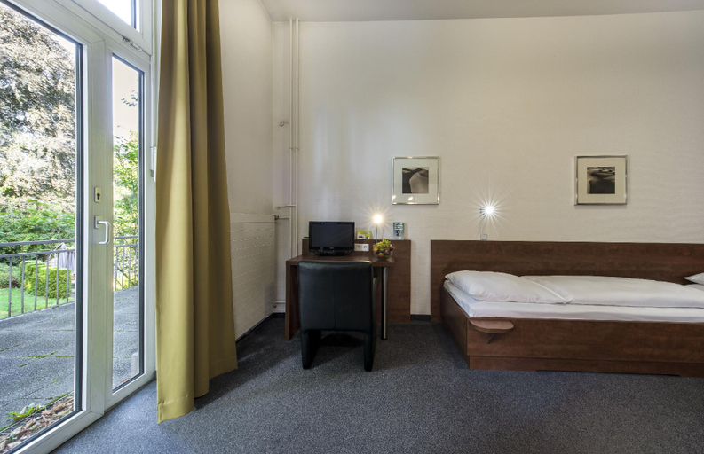 Bedroom 8