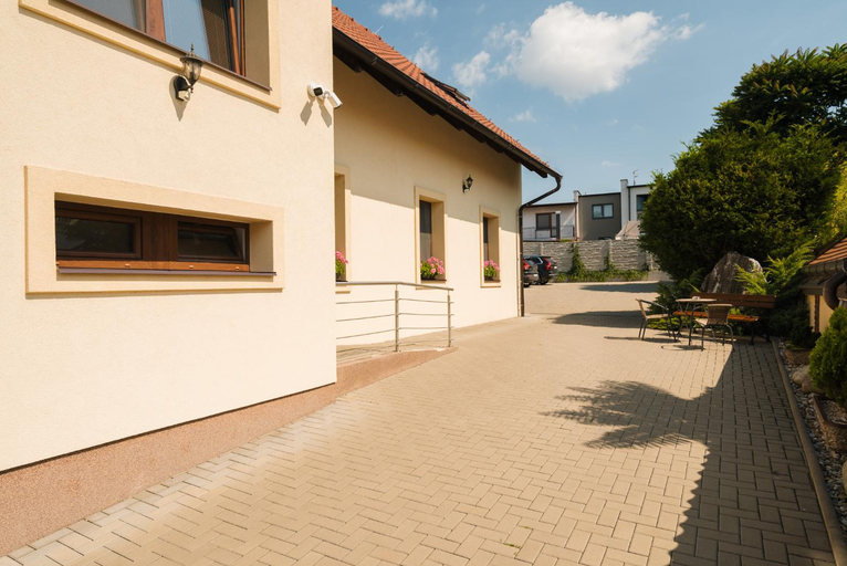 Others 4, Penzion Sezemice, Pardubice