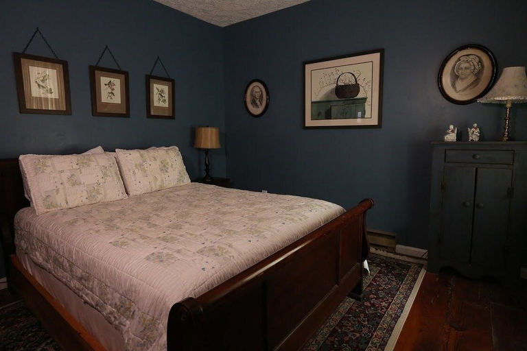 Bedroom 2, Lafayette Inn, Greene