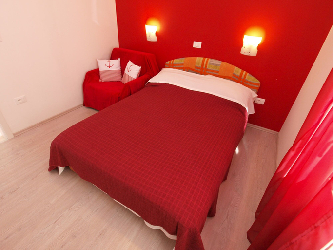 Others 5, Apartments vesna 1000, Fažana