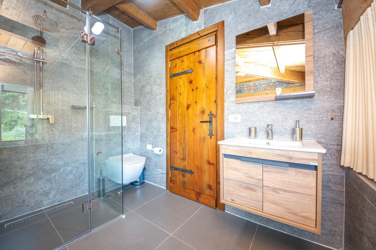 Bathroom 19