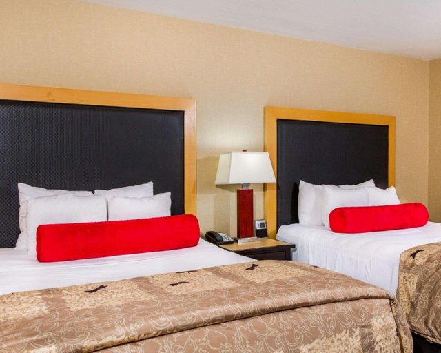 Bedroom 3, Cambria Suites Appleton, Outagamie