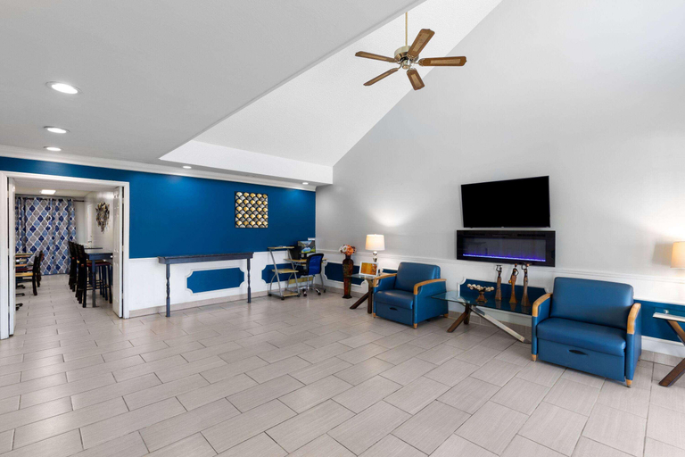 Public Area, Baymont by Wyndham Selma, Dallas