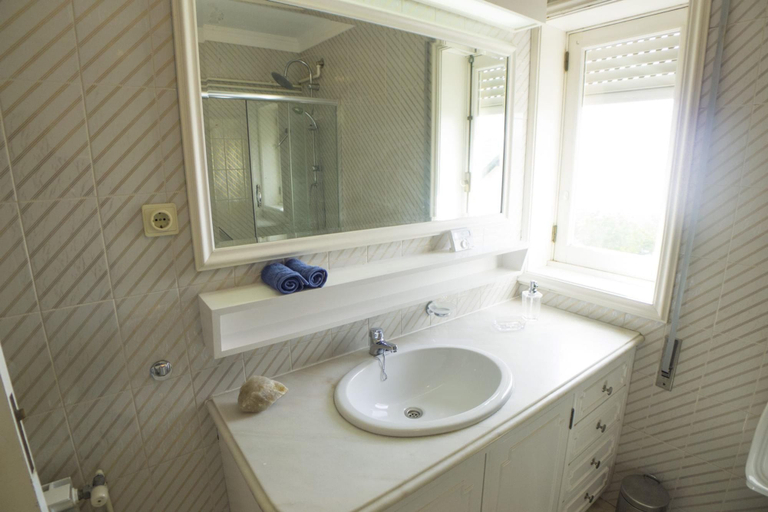 Room 3, Lvpremier GR1 Beachfront Heated Pool spa Games, Vila Nova de Gaia