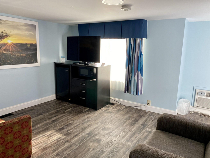 Bedroom 3, Days Inn by Wyndham Lincoln, Grafton