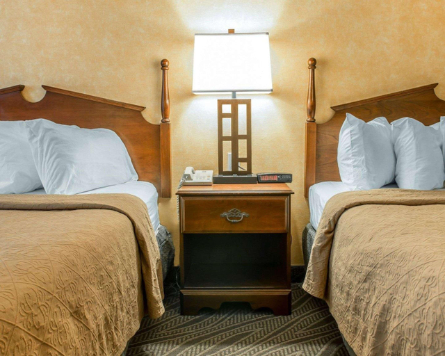 Bedroom 3, Quality Inn Gaylord Area, Otsego