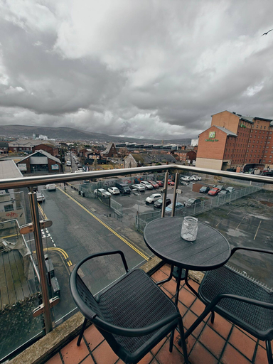 Others 5, 2BR Mountain View City Centre, Belfast