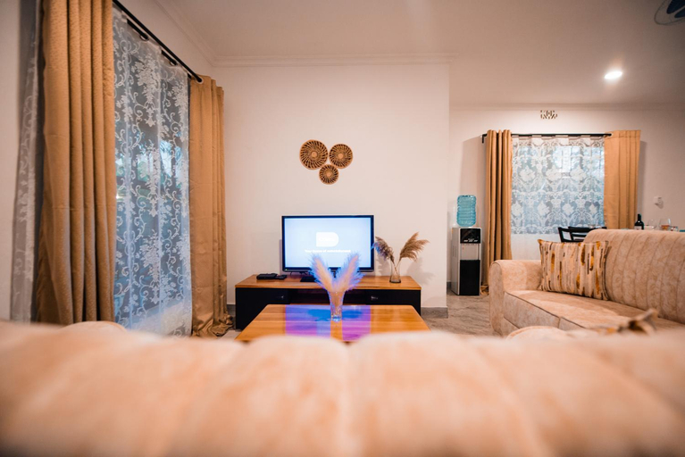 Others 4, Katiti Lodge, Meru