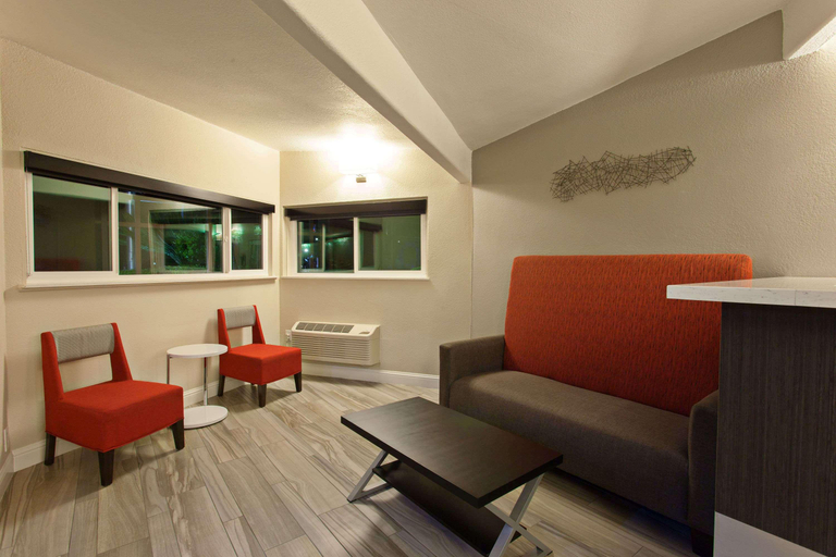 Public Area, Days Inn by Wyndham Chowchilla Gateway to Yosemite, Madera
