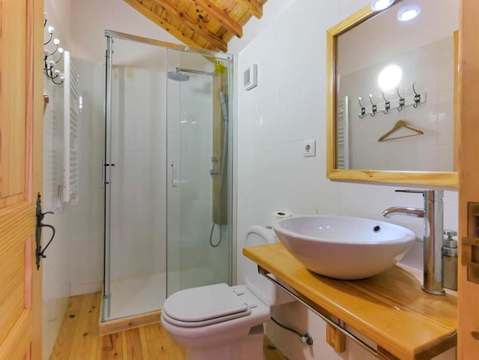 Bathroom 3, Casas dos Vimes, Calheta