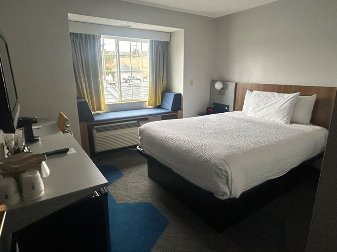 Bedroom 2, Microtel Inn & Suites by Wyndham Mansfield, Tioga