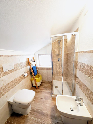 Bathroom 8