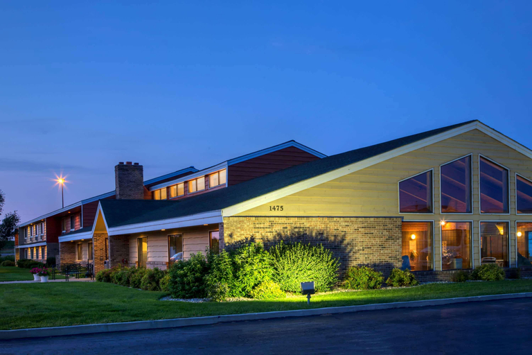 Exterior & Views